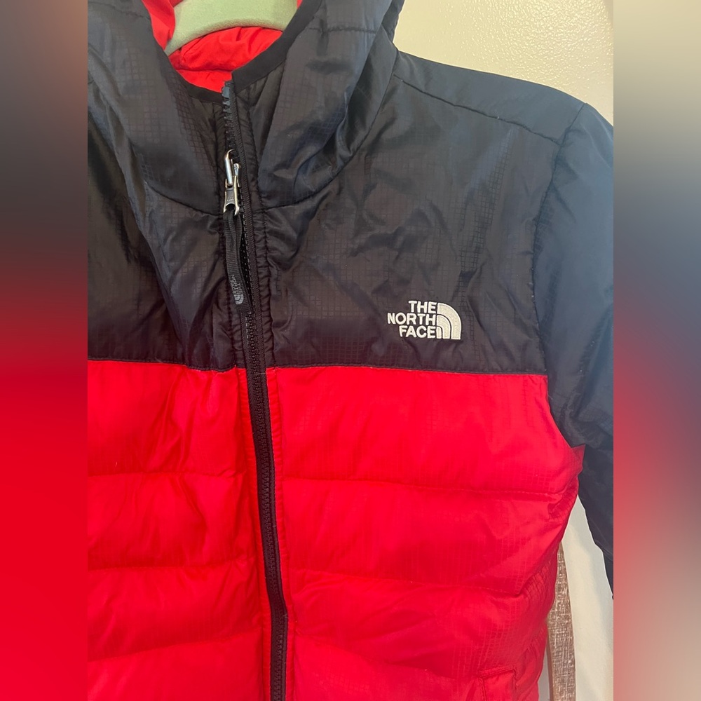 The North Face Boys Jacket with hood size 10/12 - Picture 2 of 4